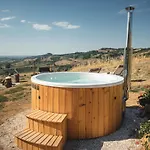 Respiro Glamping Private Retreat With Hot Tub בית נופש צ'זנה