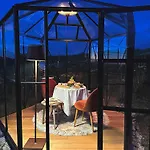 Respiro Glamping Private Retreat With Hot Tub Σπίτι διακοπών Τσεζένα