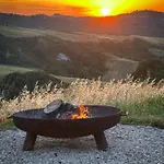 Respiro Glamping Private Retreat With Hot Tub בית נופש צ'זנה