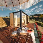 Respiro Glamping Private Retreat With Hot Tub Τσεζένα