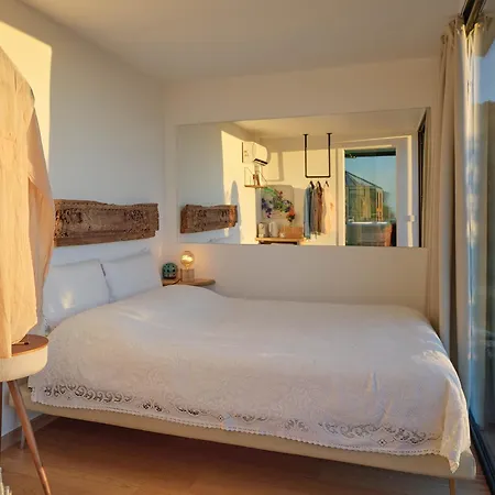 Respiro Glamping Private Retreat With Hot Tub Ferienhaus