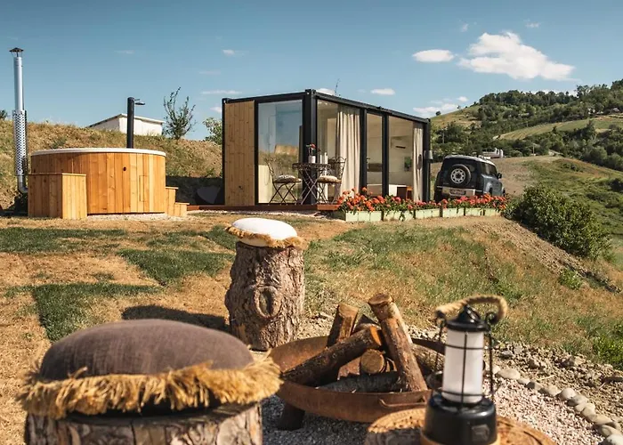 Respiro Glamping Private Retreat With Hot Tub 切塞纳