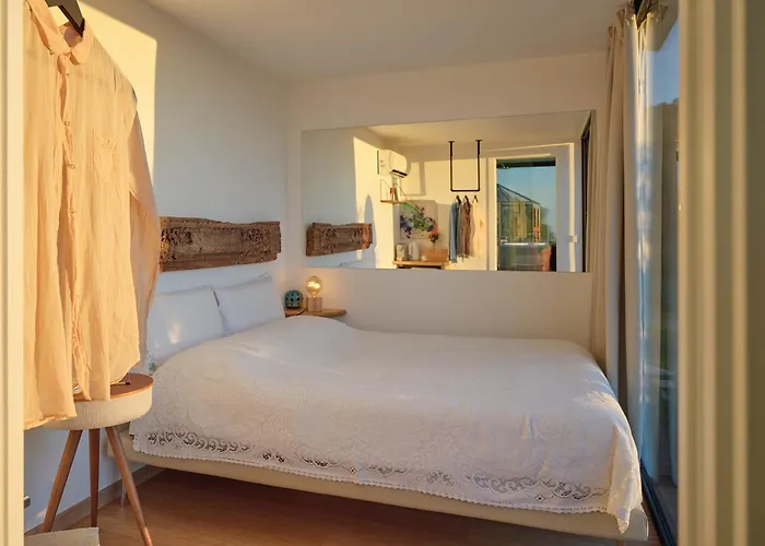 Respiro Glamping Private Retreat With Hot Tub Ferienhaus